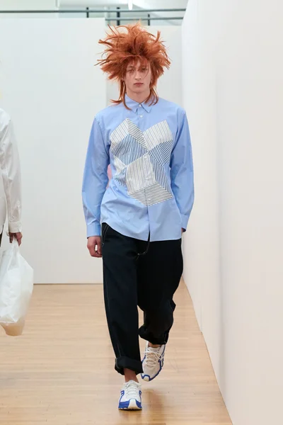 Look 10